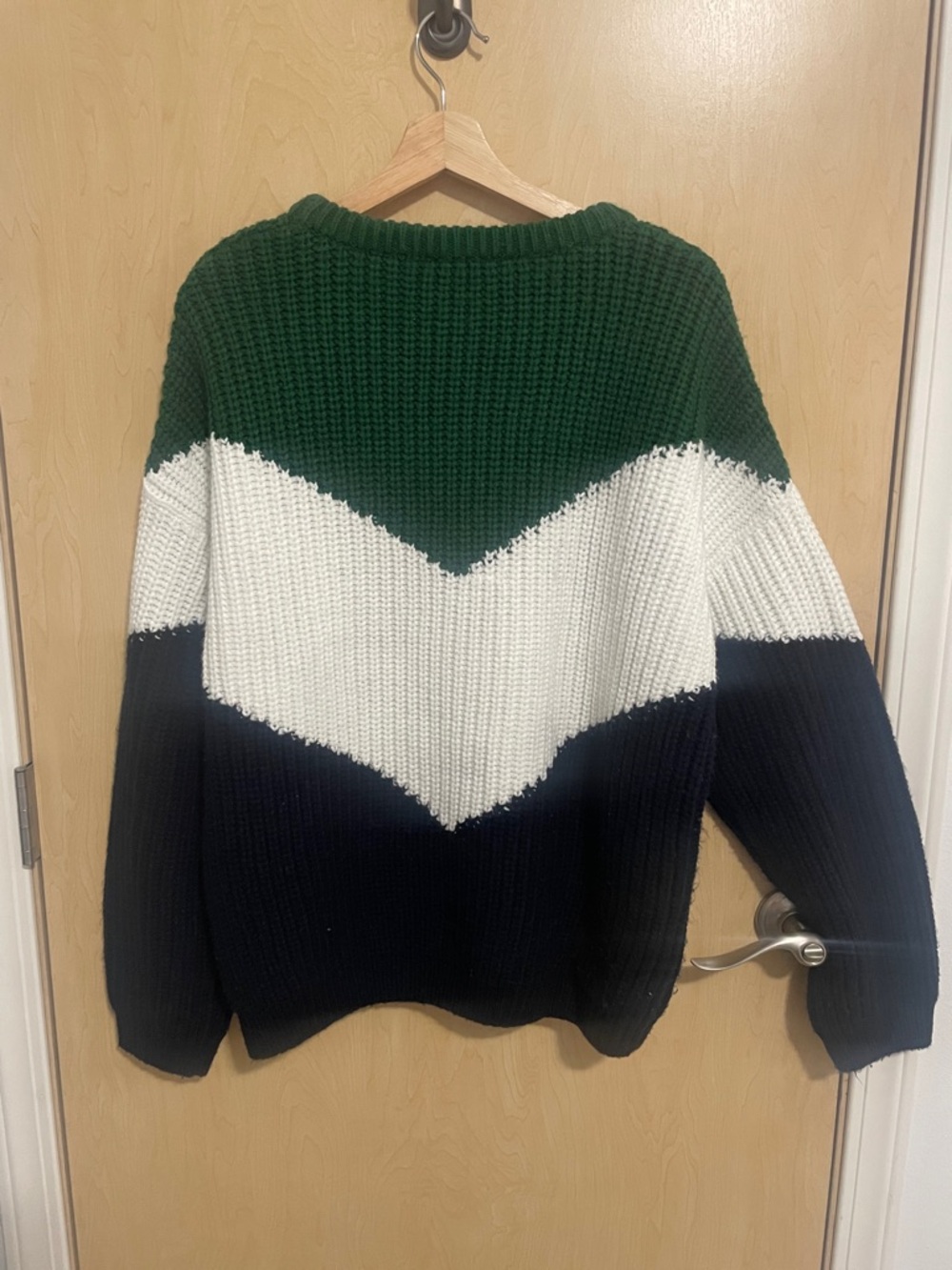 Elodie Chevron Colorblock Crewneck Sweater in Green, White & Navy XL - Picture 4 of 9